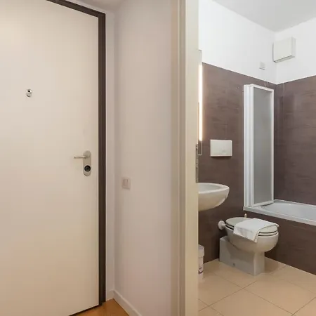 New Close To Linate Airport Salomone 1 ミラノ